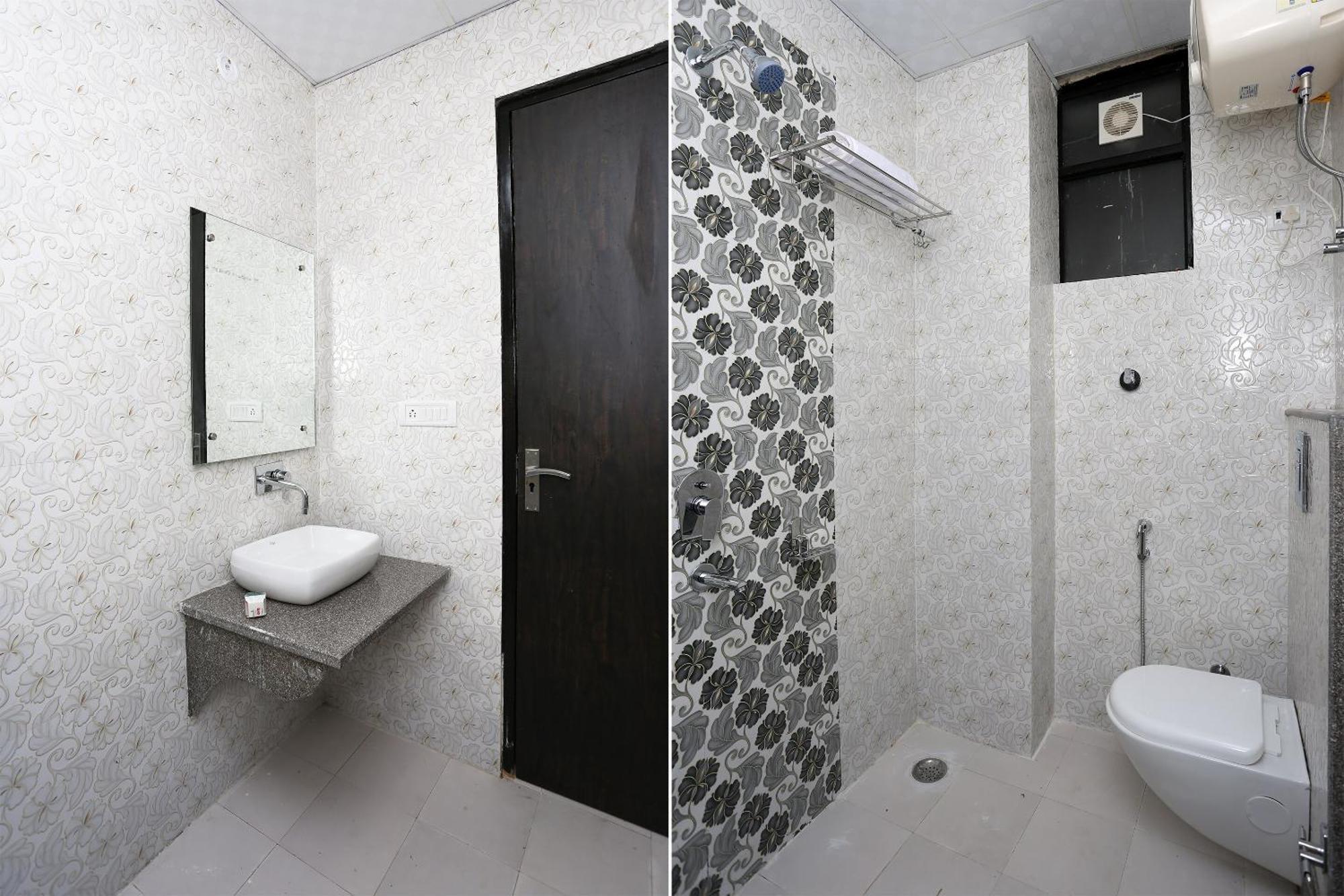 Hotel O M Suites Нью-Дели Экстерьер фото